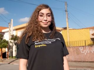 Vídeo Mini Doc Gerando Falcões: Bazar do Bem